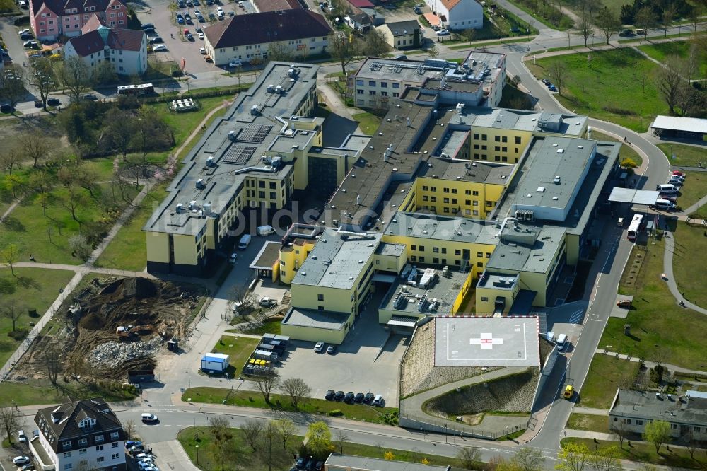 Luftaufnahme Schwedt/Oder - Klinikgelände des Krankenhauses Asklepios Klinikum Uckermark GmbH in Schwedt/Oder im Bundesland Brandenburg, Deutschland