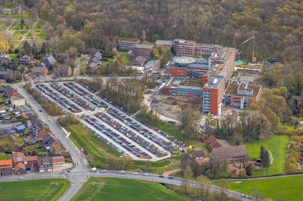 Hamm von oben - Klinikgelände des Krankenhauses St. Barbara-Klinik im Stadtteil Heessen in Hamm im Bundesland Nordrhein-Westfalen, Deutschland