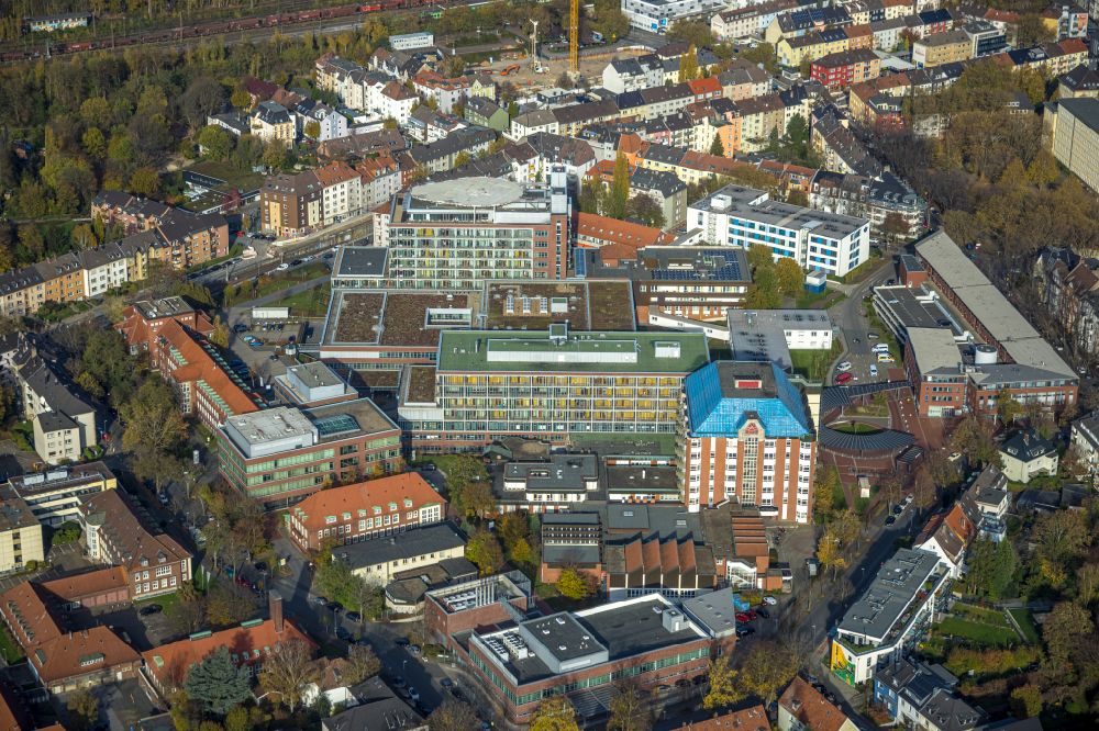 Bochum aus der Vogelperspektive: Klinikgelände des Krankenhauses Bergmannsheil im Ortsteil Bochum Süd in Bochum im Bundesland Nordrhein-Westfalen, Deutschland