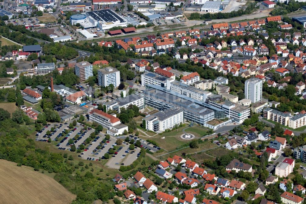Luftbild Bad Mergentheim - Klinikgelände des Krankenhauses Caritas-Krankenhaus Bad Mergentheim an der Uhlandstraße in Bad Mergentheim im Bundesland Baden-Württemberg, Deutschland
