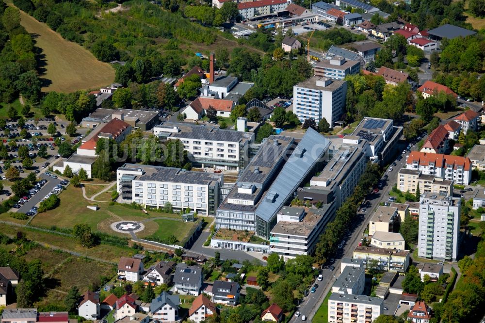 Bad Mergentheim von oben - Klinikgelände des Krankenhauses Caritas-Krankenhaus Bad Mergentheim an der Uhlandstraße in Bad Mergentheim im Bundesland Baden-Württemberg, Deutschland