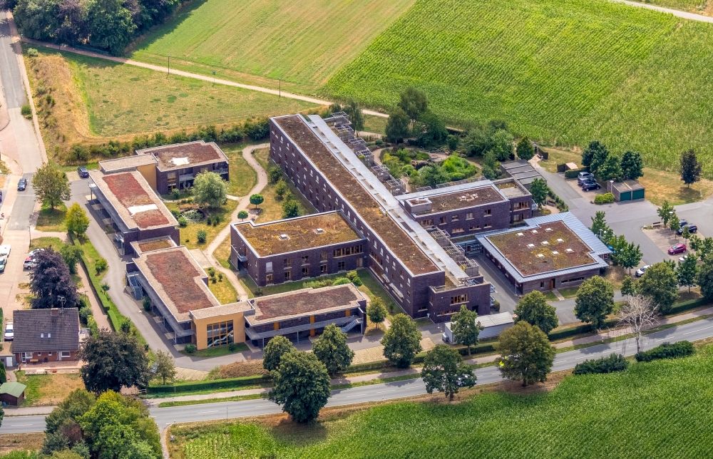 Luftaufnahme Hamminkeln - Klinikgelände des Krankenhauses Christophorus-Haus in Hamminkeln im Bundesland Nordrhein-Westfalen, Deutschland