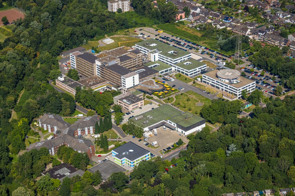 Luftbild Duisburg - Klinikgelände des Krankenhauses Evangelisches Krankenhaus Duisburg-Nord in Duisburg im Bundesland Nordrhein-Westfalen, Deutschland