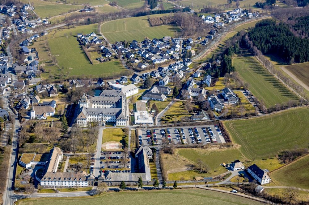 Luftaufnahme Grafschaft - Klinikgelände des Krankenhauses Fachkrankenhaus Kloster Grafschaft an der Annostraße in Grafschaft im Bundesland Nordrhein-Westfalen