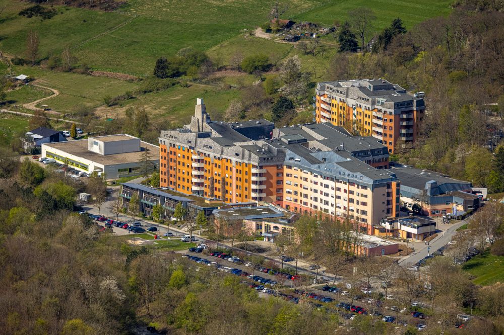 Luftaufnahme Herdecke - Klinikgelände des Krankenhauses Gemeinschaftskrankenhaus Herdecke in Herdecke im Bundesland Nordrhein-Westfalen, Deutschland