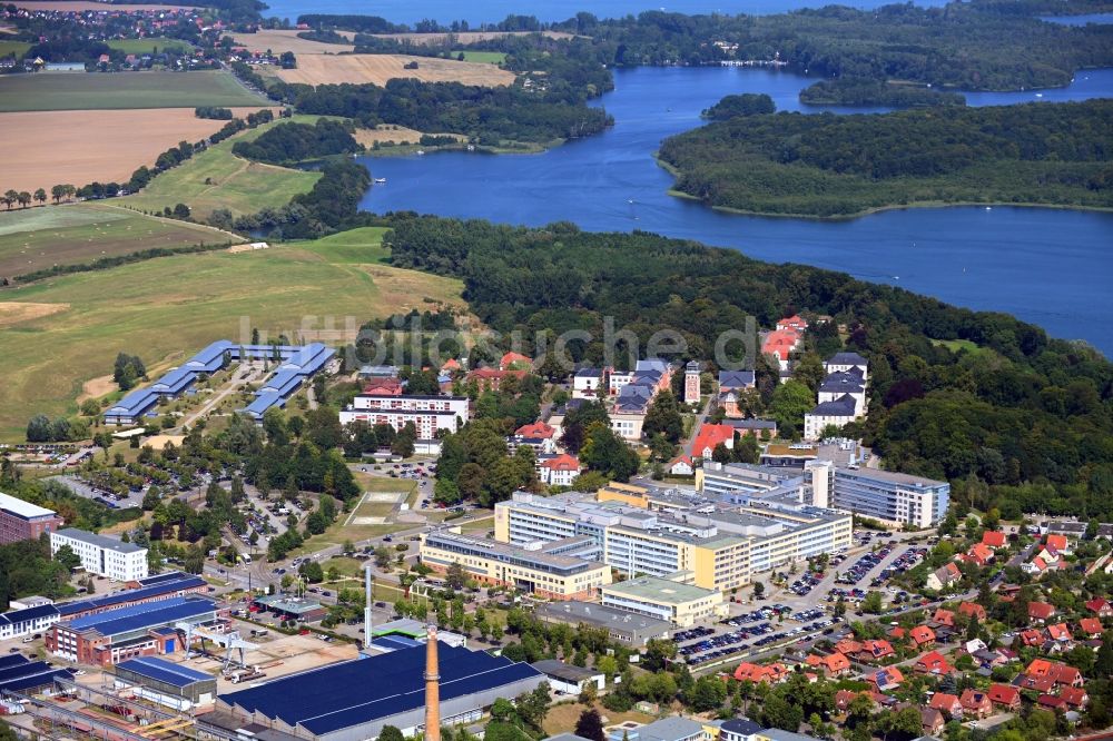 Luftbild Schwerin - Klinikgelände des Krankenhauses HELIOS Kliniken in Schwerin im Bundesland Mecklenburg-Vorpommern, Deutschland