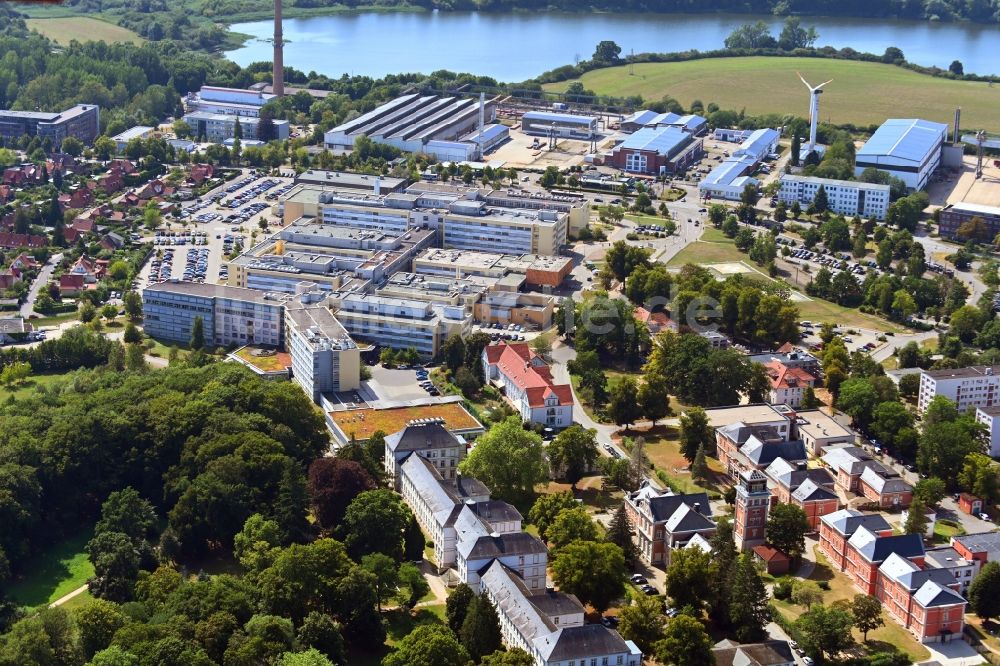 Schwerin von oben - Klinikgelände des Krankenhauses HELIOS Kliniken in Schwerin im Bundesland Mecklenburg-Vorpommern, Deutschland