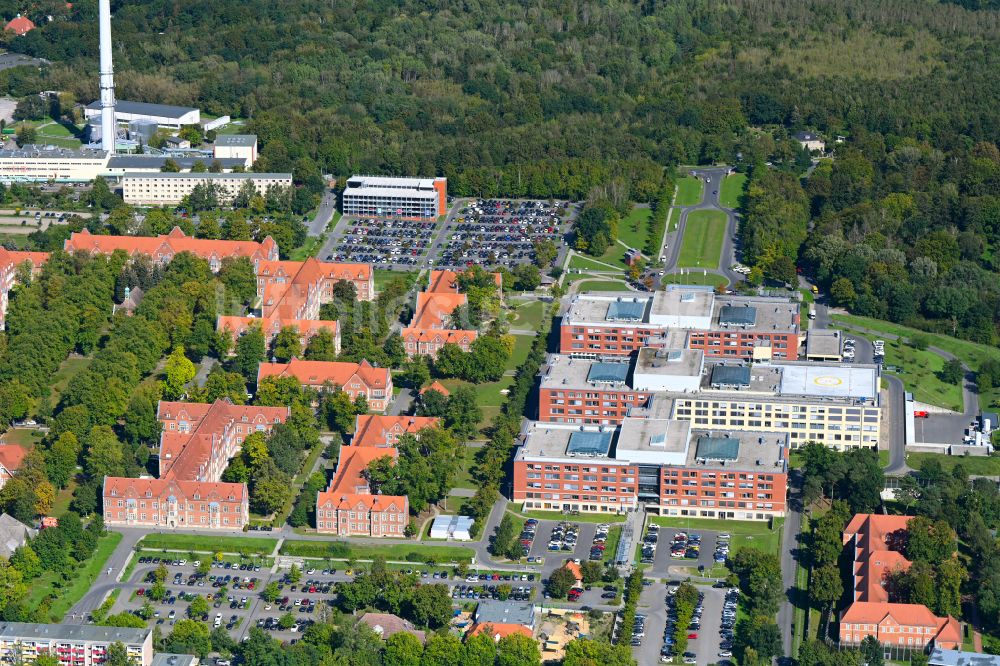 Luftaufnahme Berlin - Klinikgelände des Krankenhauses Helios Klinikum Berlin-Buch im Ortsteil Buch in Berlin, Deutschland