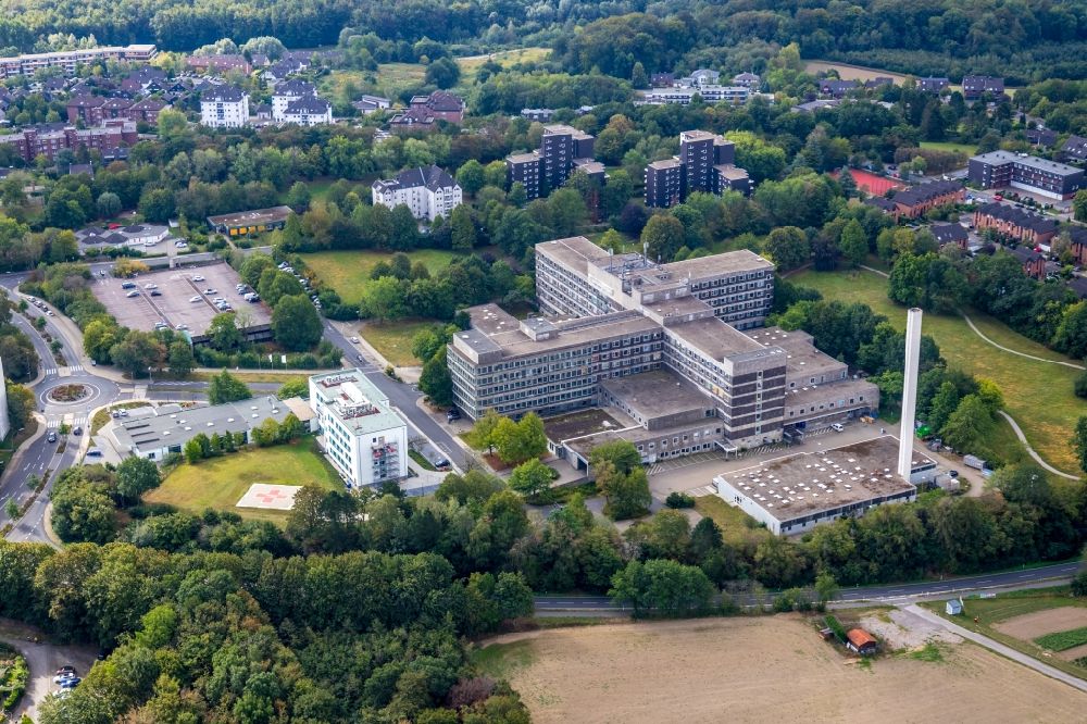 Luftbild Velbert - Klinikgelände des Krankenhauses Helios Klinikum Niederberg an der Robert-Koch-Straße in Velbert im Bundesland Nordrhein-Westfalen, Deutschland