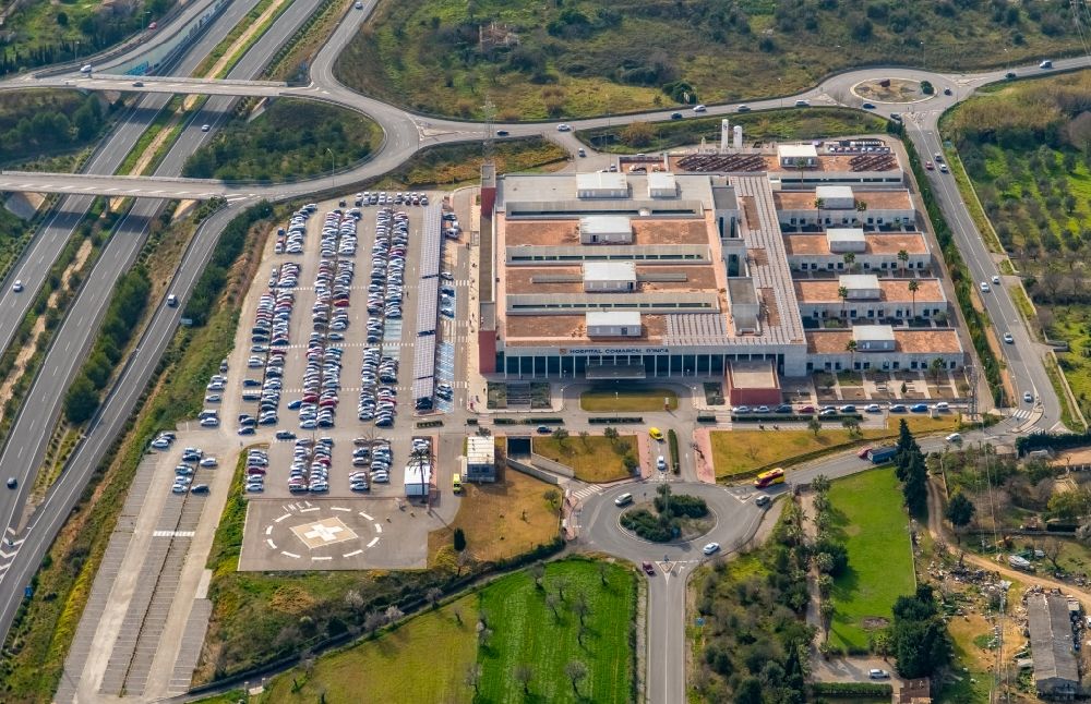 Luftaufnahme Inca - Klinikgelände des Krankenhauses Hospital Comarcal d’Inca in Inca in Balearische Insel Mallorca, Spanien