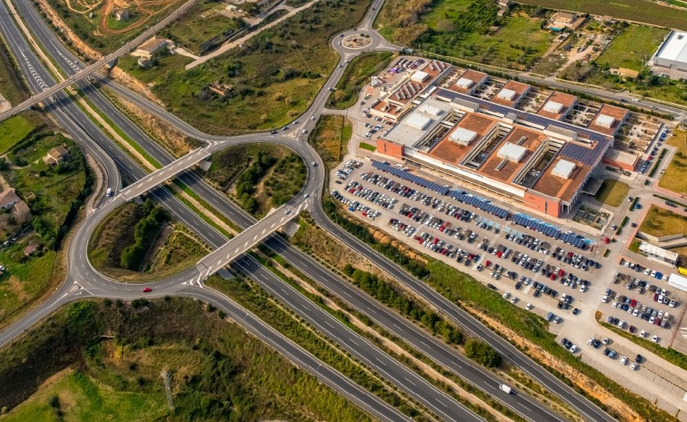 Inca von oben - Klinikgelände des Krankenhauses Hospital Comarcal d’Inca in Inca in Balearische Insel Mallorca, Spanien