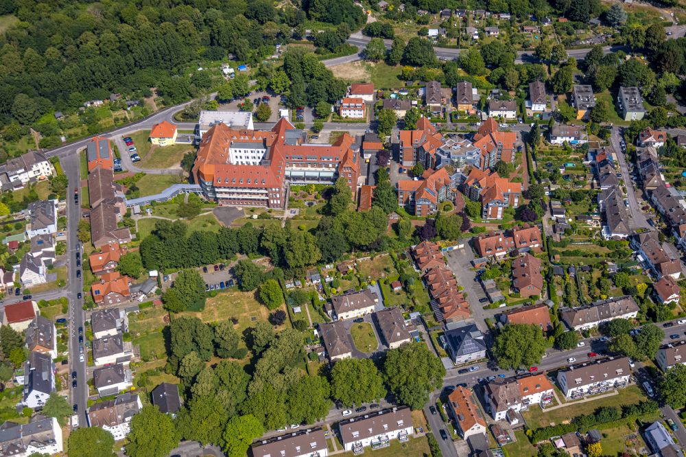 Dortmund von oben - Klinikgelände des Krankenhauses Hüttenhospital in Dortmund im Bundesland Nordrhein-Westfalen, Deutschland