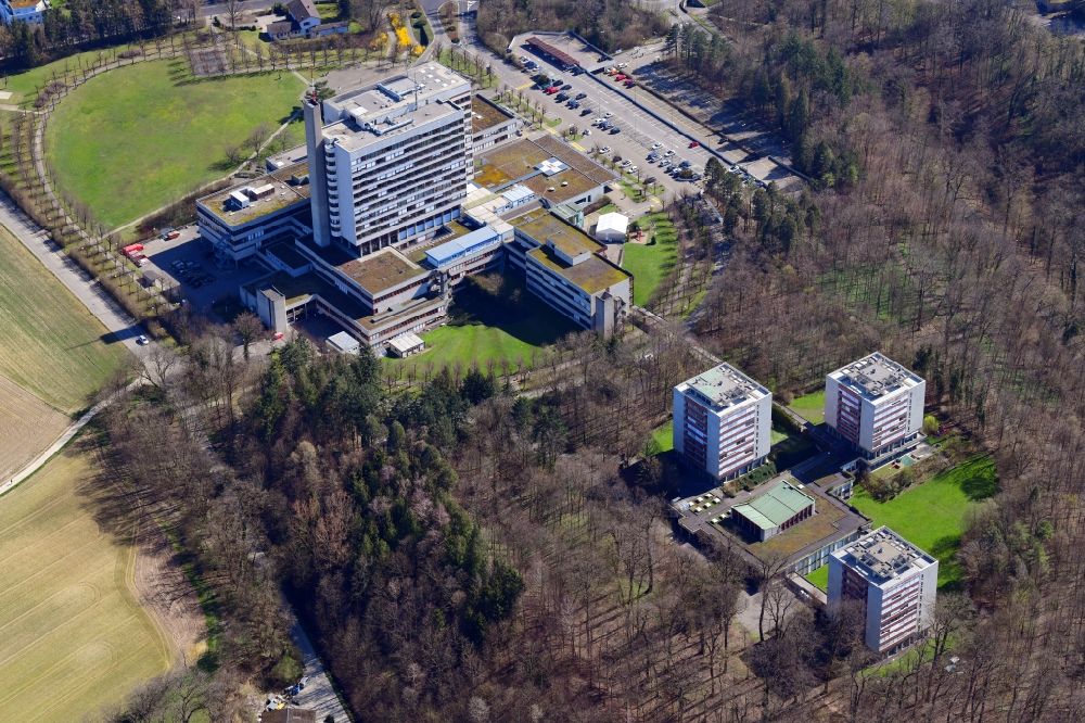 Binningen aus der Vogelperspektive: Klinikgelände des Krankenhauses Kantonsspital Baselland Bruderholz in Binningen im Kanton Basel-Landschaft, Schweiz