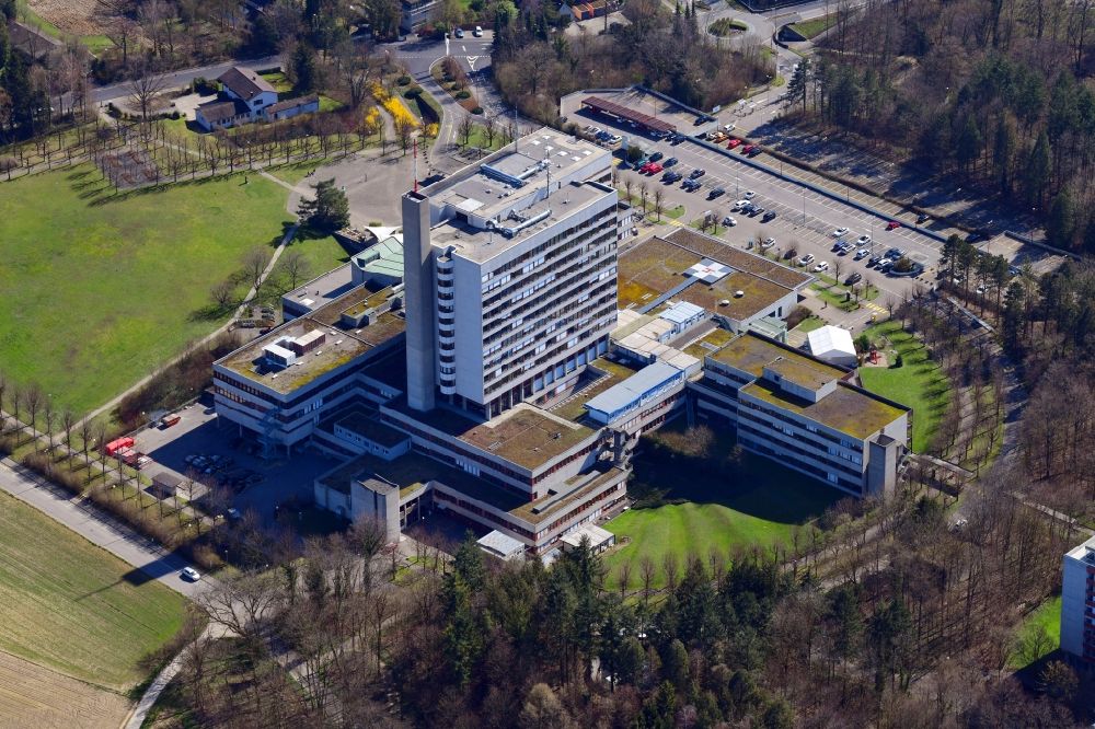 Binningen aus der Vogelperspektive: Klinikgelände des Krankenhauses Kantonsspital Bruderholz KSBL in Binningen im Kanton Basel-Landschaft, Schweiz