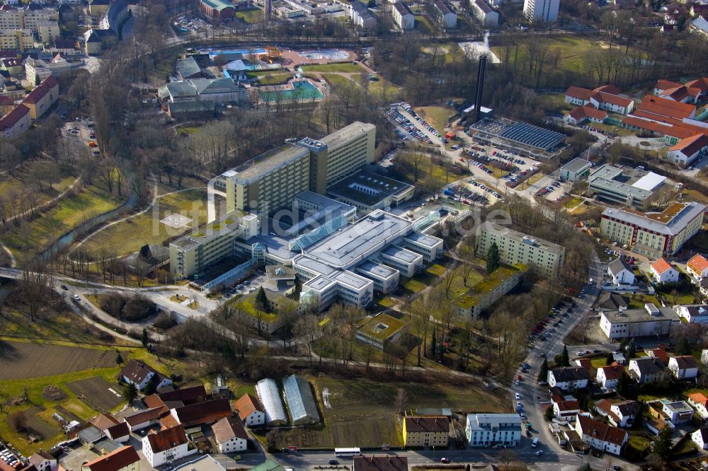 Landshut von oben - Klinikgelände des Krankenhauses Klinikum Landshut gemeinnützige GmbH im Ortsteil Landshut West in Landshut im Bundesland Bayern, Deutschland