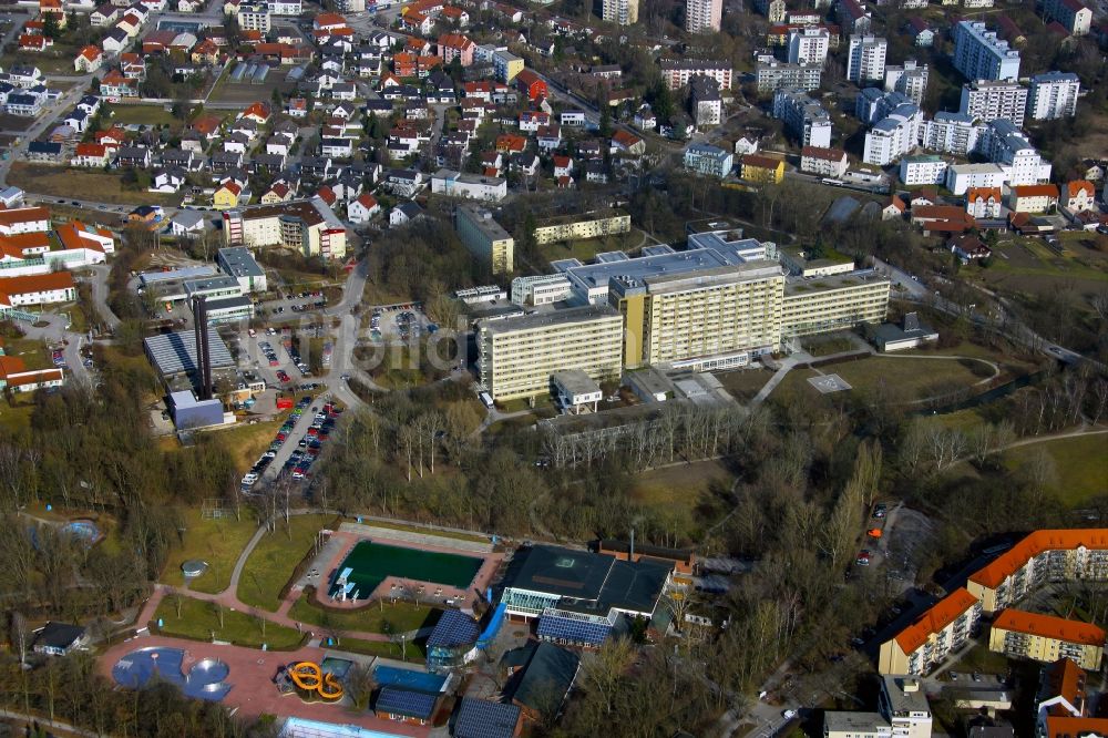 Luftbild Landshut - Klinikgelände des Krankenhauses Klinikum Landshut gemeinnützige GmbH im Ortsteil Landshut West in Landshut im Bundesland Bayern, Deutschland