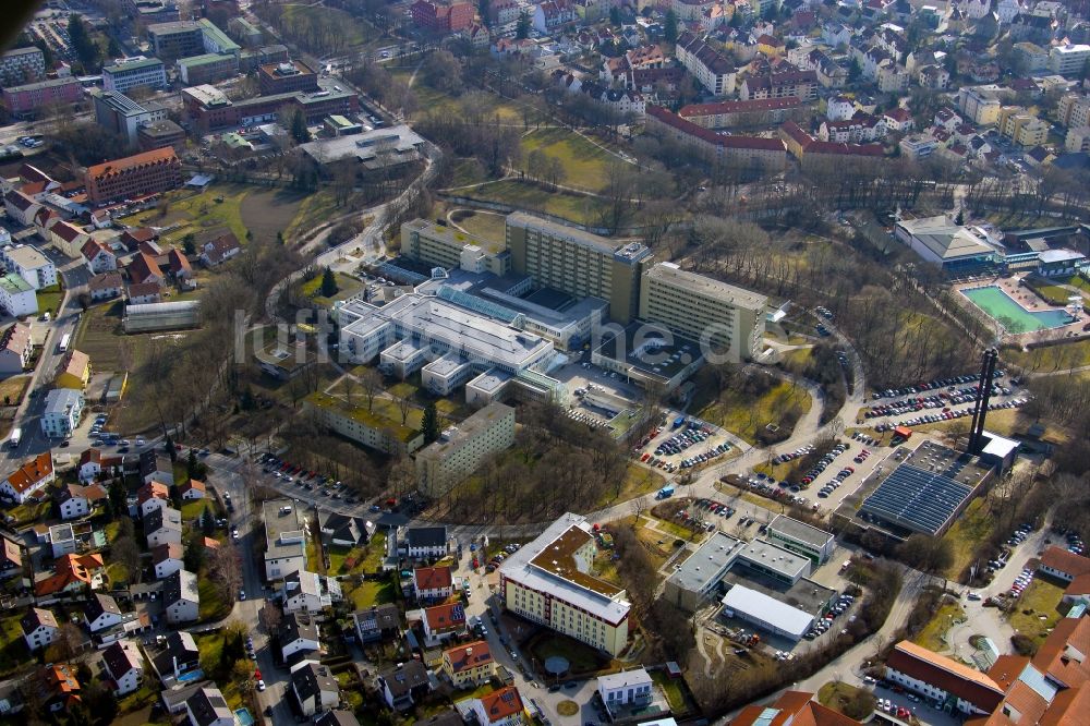 Luftaufnahme Landshut - Klinikgelände des Krankenhauses Klinikum Landshut gemeinnützige GmbH im Ortsteil Landshut West in Landshut im Bundesland Bayern, Deutschland