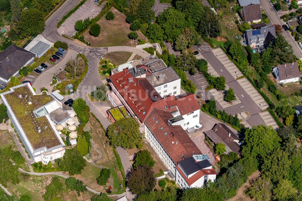 Ettenheim von oben - Klinikgelände des Krankenhauses Kreiskrankenhaus Ortenauklinik in Ettenheim im Bundesland Baden-Württemberg, Deutschland