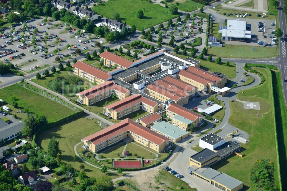 Perleberg von oben - Klinikgelände des Krankenhauses - Kreiskrankenhaus Prignitz in Perleberg im Bundesland Brandenburg