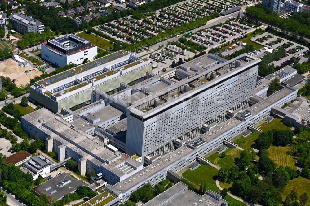 Luftbild München - Klinikgelände des Krankenhauses LMU - Klinikum der Universität München in München im Bundesland Bayern, Deutschland