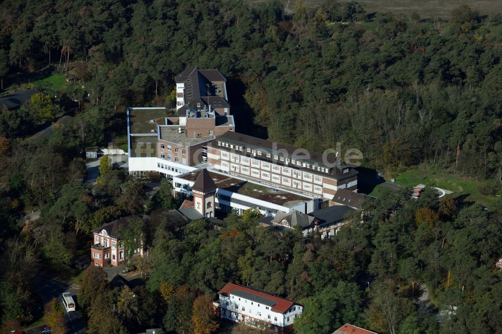 Luftaufnahme Lostau - Klinikgelände des Krankenhauses Lungenklinik Lostau im Bundesland Sachsen-Anhalt, Deutschland