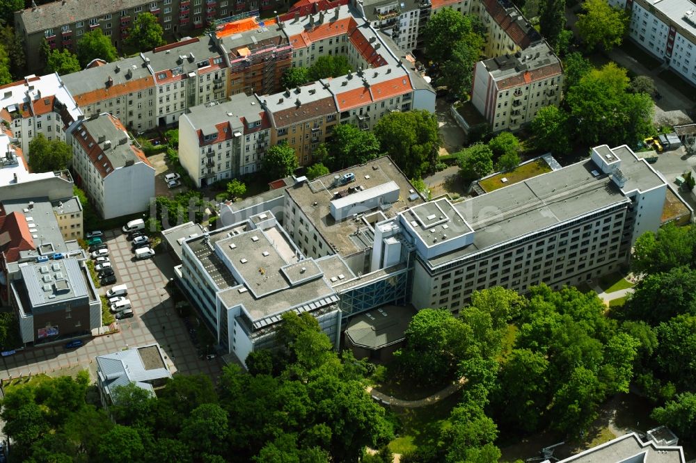 Luftbild Berlin - Klinikgelände des Krankenhauses Maria Heimsuchung Caritas Klinik Pankow in Berlin, Deutschland
