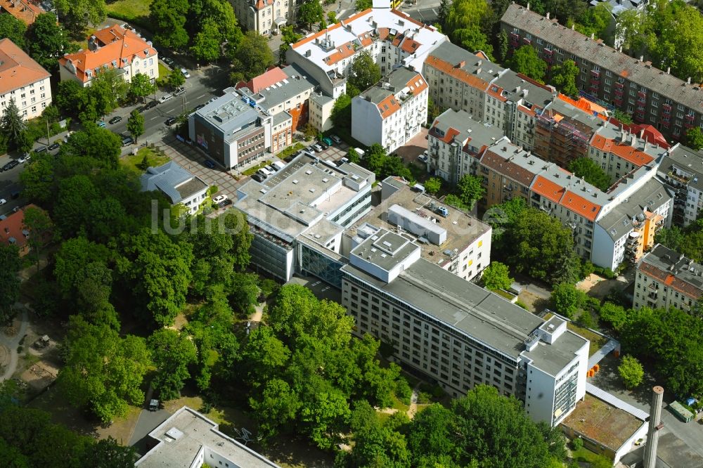 Berlin aus der Vogelperspektive: Klinikgelände des Krankenhauses Maria Heimsuchung Caritas Klinik Pankow in Berlin, Deutschland