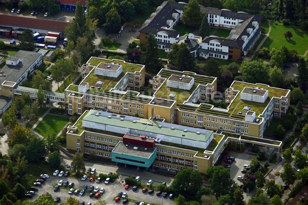 Luftaufnahme Berlin - Klinikgelände des Krankenhauses St. Marien Krankenhaus im Ortsteil Lankwitz in Berlin, Deutschland