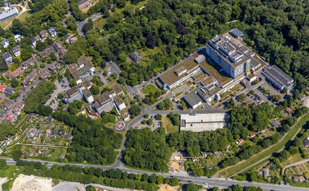 Luftbild Gelsenkirchen - Klinikgelände des Krankenhauses Marienhospital an der Virchowstraße im Ortsteil Ückendorf in Gelsenkirchen im Bundesland Nordrhein-Westfalen, Deutschland
