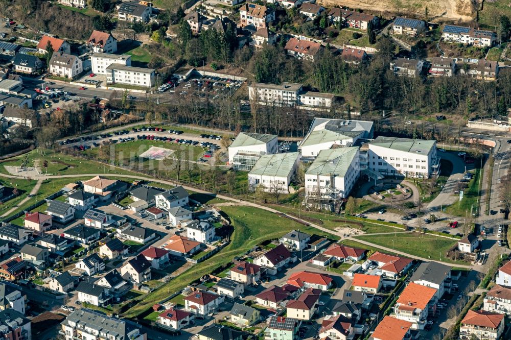 Luftaufnahme Lahr/Schwarzwald - Klinikgelände des Krankenhauses MEDICLIN Herzzentrum Lahr in Lahr/Schwarzwald im Bundesland Baden-Württemberg, Deutschland