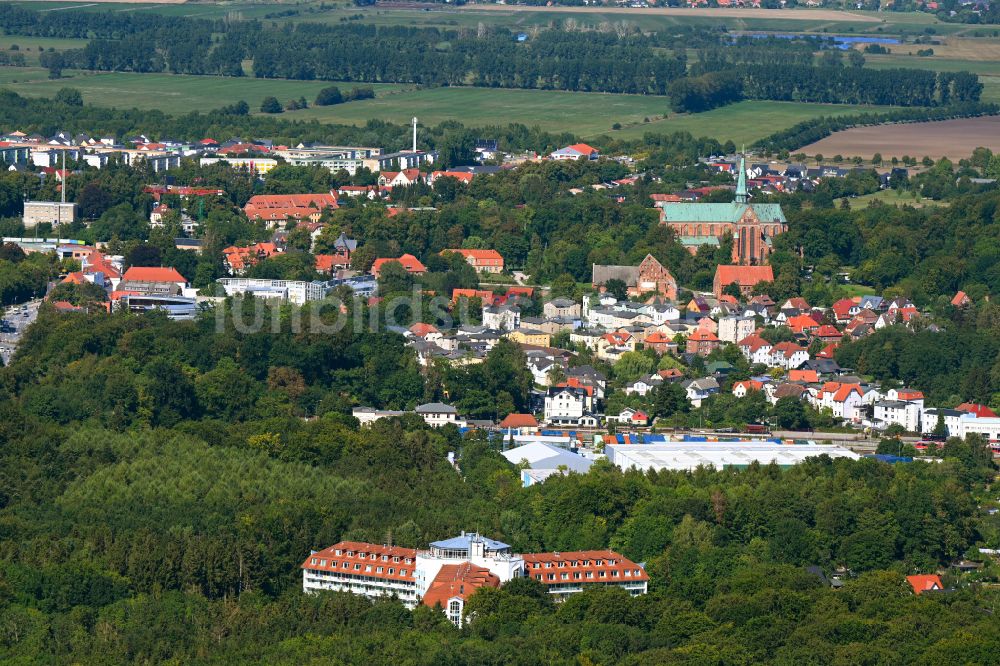 Luftaufnahme Bad Doberan - Klinikgelände des Krankenhauses Moorklinik in Bad Doberan im Bundesland Mecklenburg-Vorpommern, Deutschland