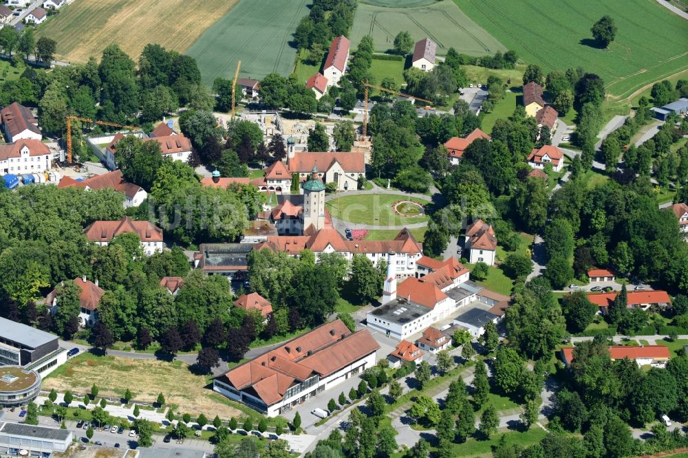 Luftbild Deggendorf - Klinikgelände des Krankenhauses im Ortsteil Mainkofen in Deggendorf im Bundesland Bayern, Deutschland