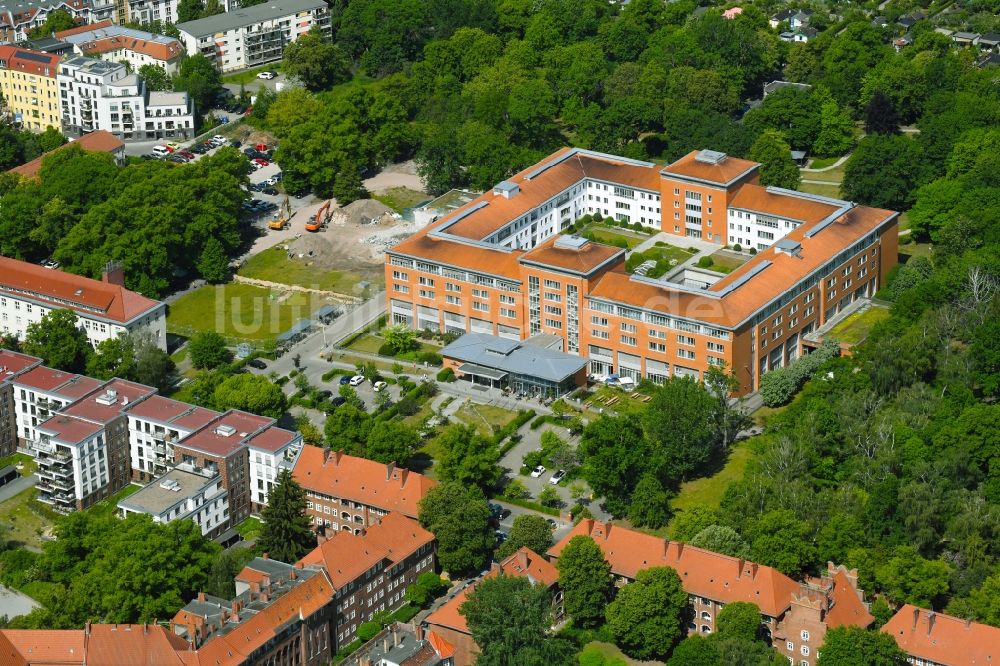 Luftbild Berlin - Klinikgelände des Krankenhauses Park-Klinik Weißensee im Ortsteil Weißensee in Berlin, Deutschland