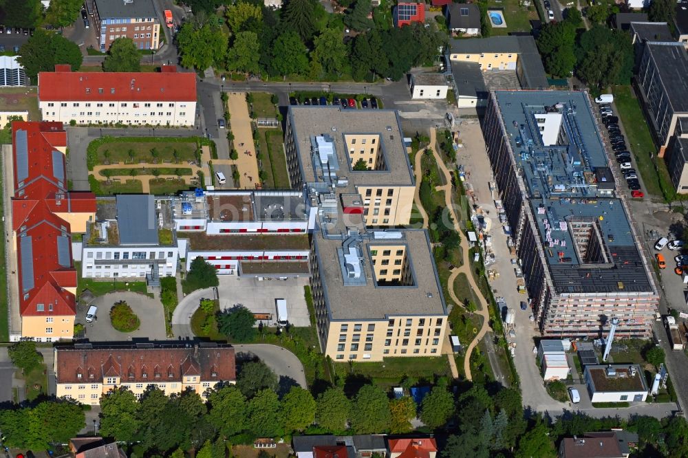 Berlin aus der Vogelperspektive: Klinikgelände des Krankenhauses Psychiatrischen Klinik Vivantes Klinikum Kaulsdorf in Berlin, Deutschland