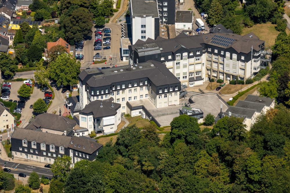 Werden aus der Vogelperspektive: Klinikgelände des Krankenhauses Sankt Josef Essen-Werden in Werden im Bundesland Nordrhein-Westfalen, Deutschland