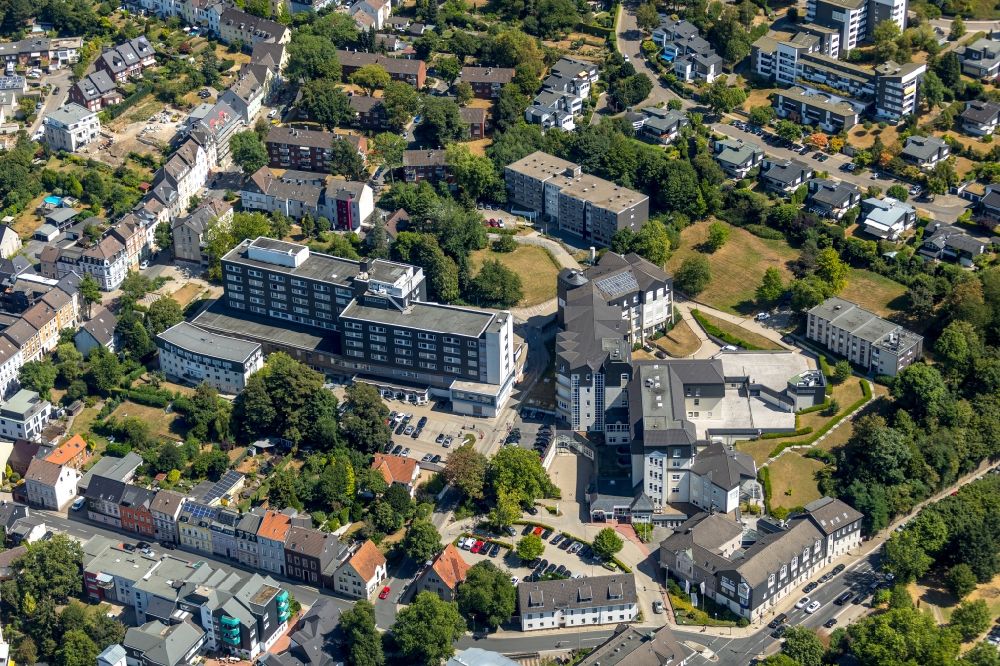 Werden von oben - Klinikgelände des Krankenhauses Sankt Josef Essen-Werden in Werden im Bundesland Nordrhein-Westfalen, Deutschland