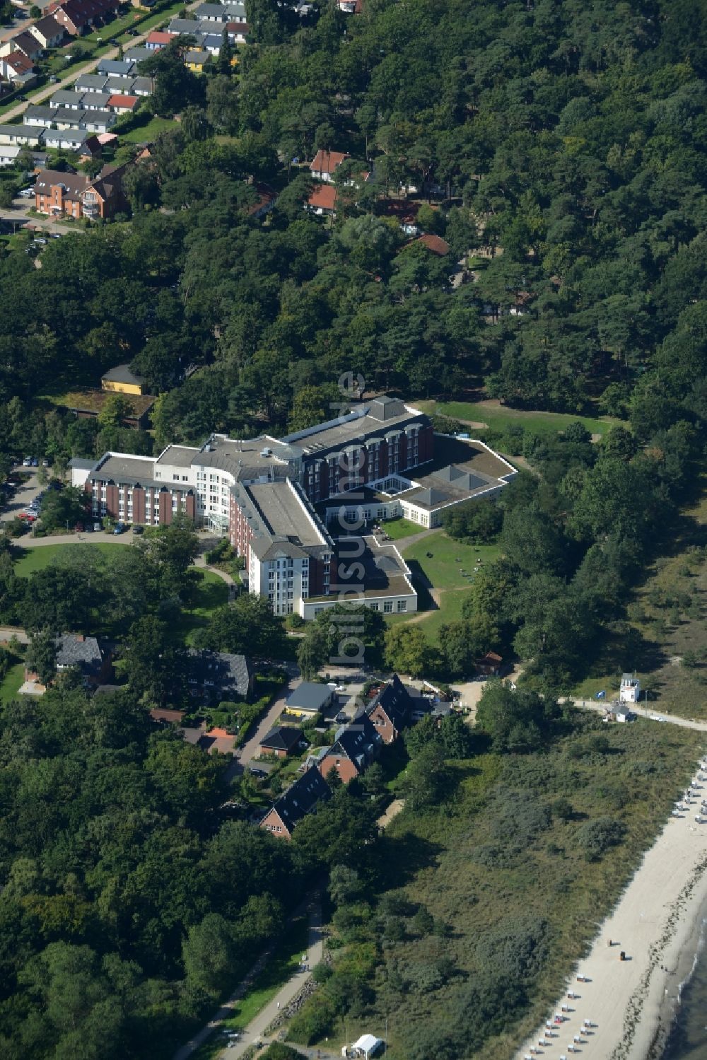 Luftaufnahme Ostseebad Boltenhagen - Klinikgelände des Krankenhauses Strandklinik Boltenhagen in Ostseebad Boltenhagen im Bundesland Mecklenburg-Vorpommern