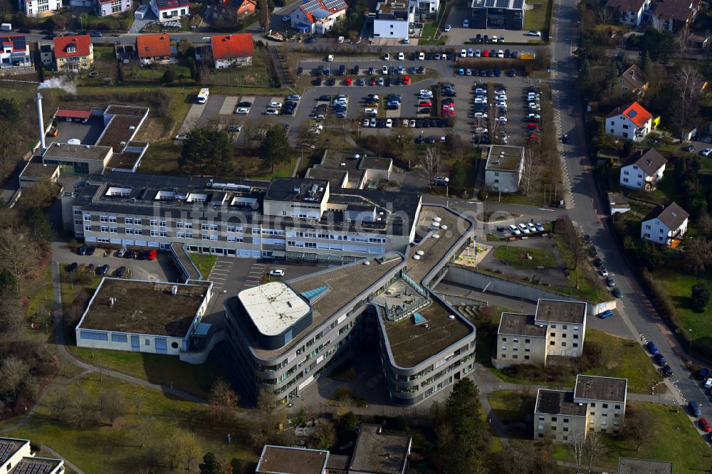 Tauberbischofsheim aus der Vogelperspektive: Klinikgelände des Krankenhauses in Tauberbischofsheim im Bundesland Baden-Württemberg, Deutschland