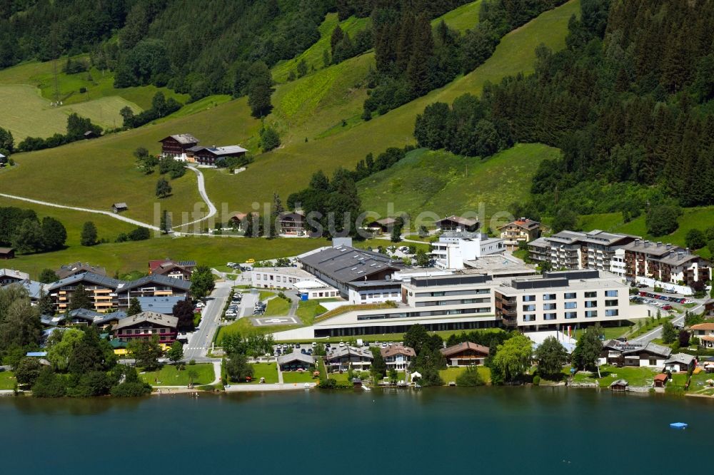 Luftbild Zell am See - Klinikgelände des Krankenhauses Tauern Hospital in Zell am See in Österreich