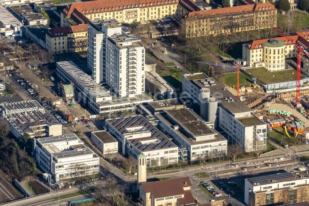 Freiburg im Breisgau von oben - Klinikgelände des Krankenhauses Uniklinik in Freiburg im Breisgau im Bundesland Baden-Württemberg, Deutschland