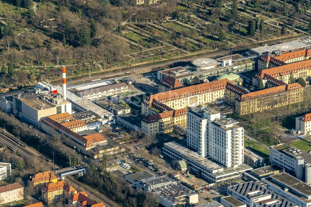 Luftaufnahme Freiburg im Breisgau - Klinikgelände des Krankenhauses Uniklinik in Freiburg im Breisgau im Bundesland Baden-Württemberg, Deutschland