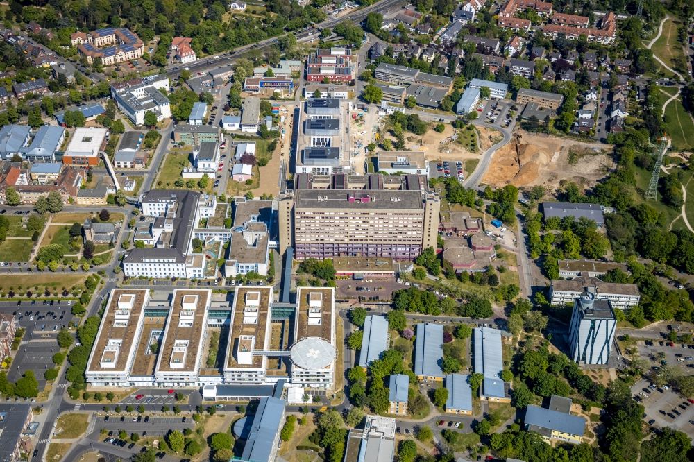 Luftbild Düsseldorf - Klinikgelände des Krankenhauses Universitätsklinikum Düsseldorf in Düsseldorf im Bundesland Nordrhein-Westfalen, Deutschland