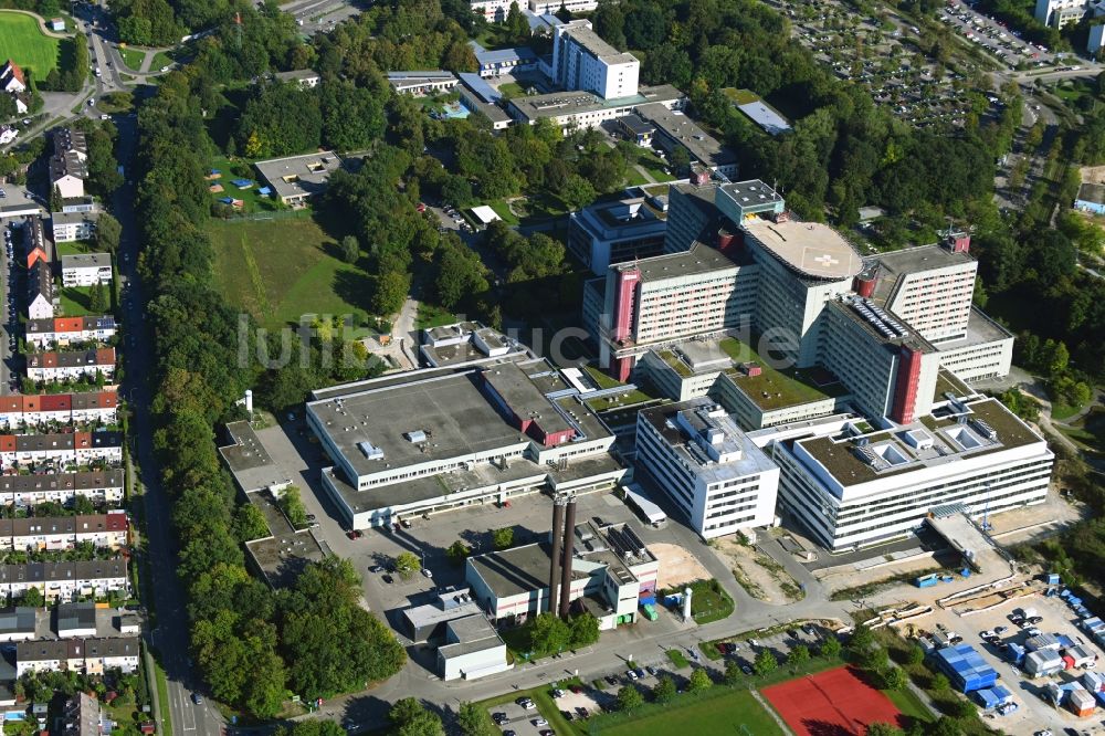 Luftaufnahme Augsburg - Klinikgelände des Krankenhauses Universitätsklinikum im Ortsteil Kriegshaber in Augsburg im Bundesland Bayern, Deutschland