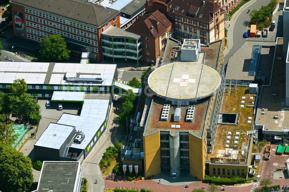 Luftaufnahme Kiel - Klinikgelände des Krankenhauses Universitätsklinikum Schleswig-Holstein in Kiel im Bundesland Schleswig-Holstein, Deutschland
