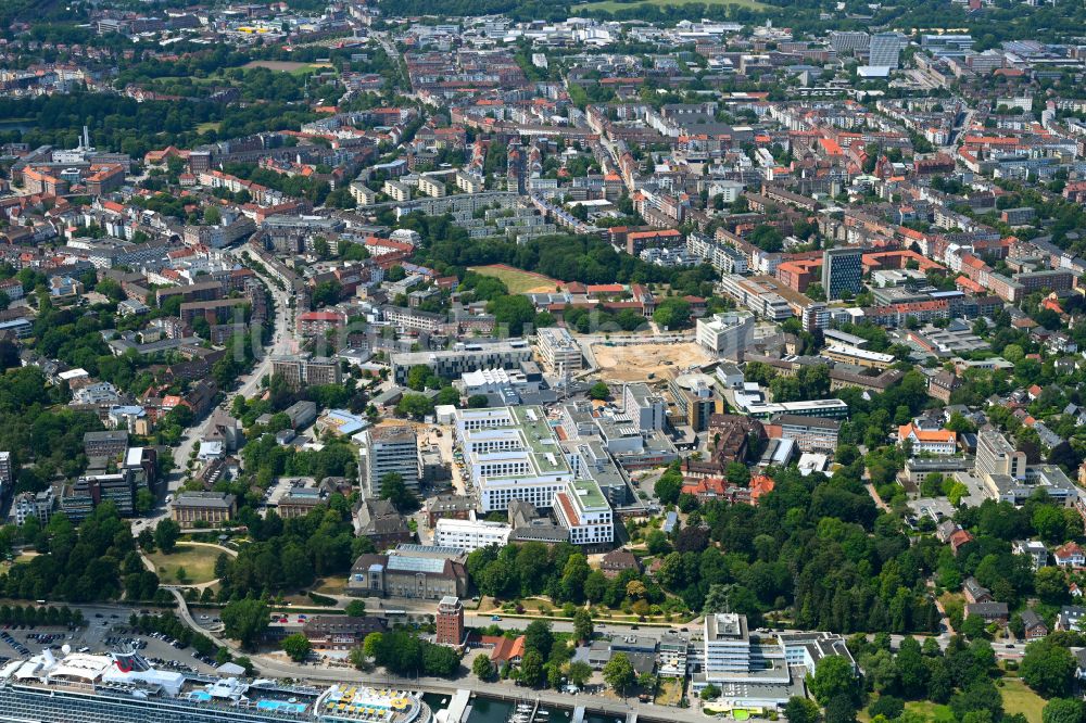 Luftaufnahme Kiel - Klinikgelände des Krankenhauses Universitätsklinikum Schleswig-Holstein ( UKSH ) in Kiel im Bundesland Schleswig-Holstein, Deutschland