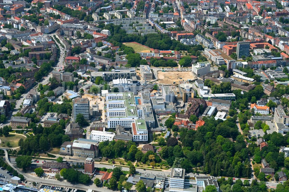Kiel von oben - Klinikgelände des Krankenhauses Universitätsklinikum Schleswig-Holstein ( UKSH ) in Kiel im Bundesland Schleswig-Holstein, Deutschland