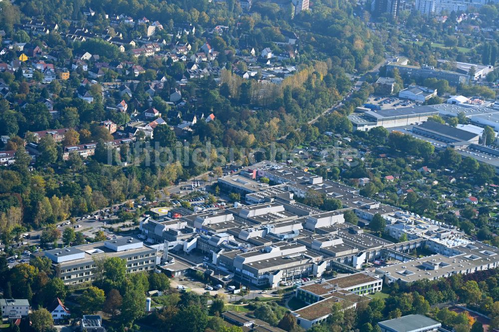 Luftbild Berlin - Klinikgelände des Krankenhauses Vivantes Humboldt-Klinikum Am Nordgraben in Berlin, Deutschland