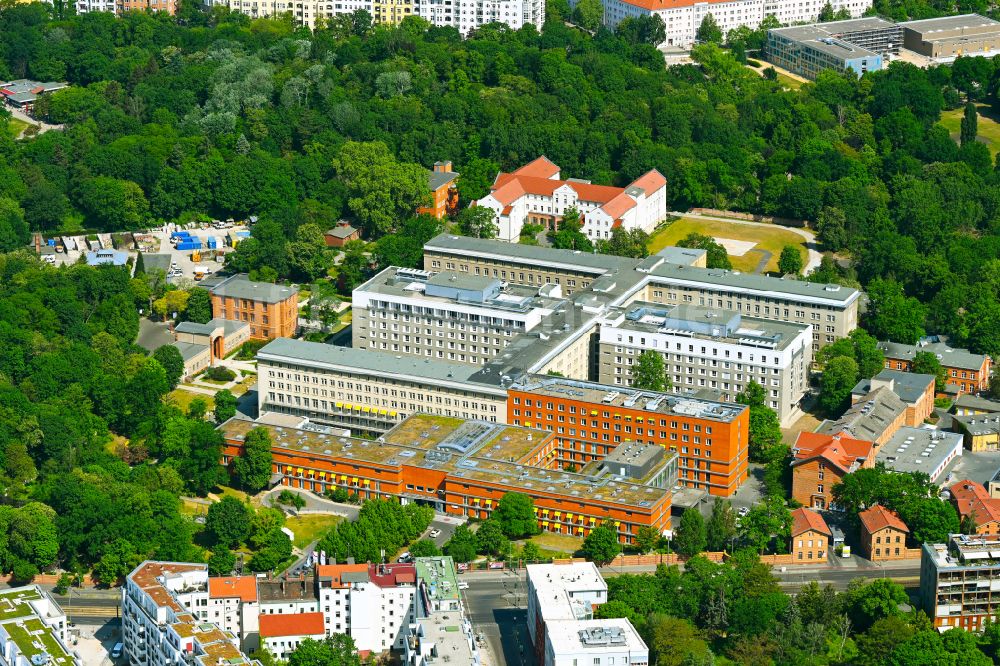 Luftaufnahme Berlin - Klinikgelände des Krankenhauses Vivantes Klinikum in Berlin, Deutschland
