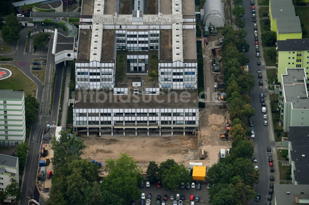 Luftbild Berlin - Klinikgelände des Krankenhauses Vivantes Klinikum Neukölln an der Rudower Straße im Ortsteil Neukölln in Berlin, Deutschland
