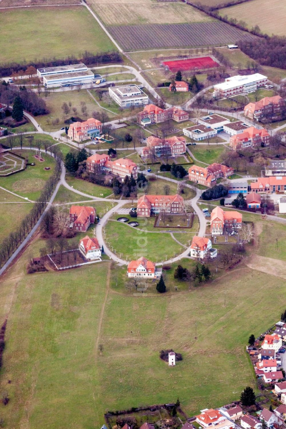 Luftaufnahme Wiesloch - Klinikgelände des Psychiatrischen Zentrum Nordbaden in Wiesloch im Bundesland Baden-Württemberg, Deutschland